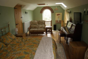 Rural retreat, central location, close to beaches